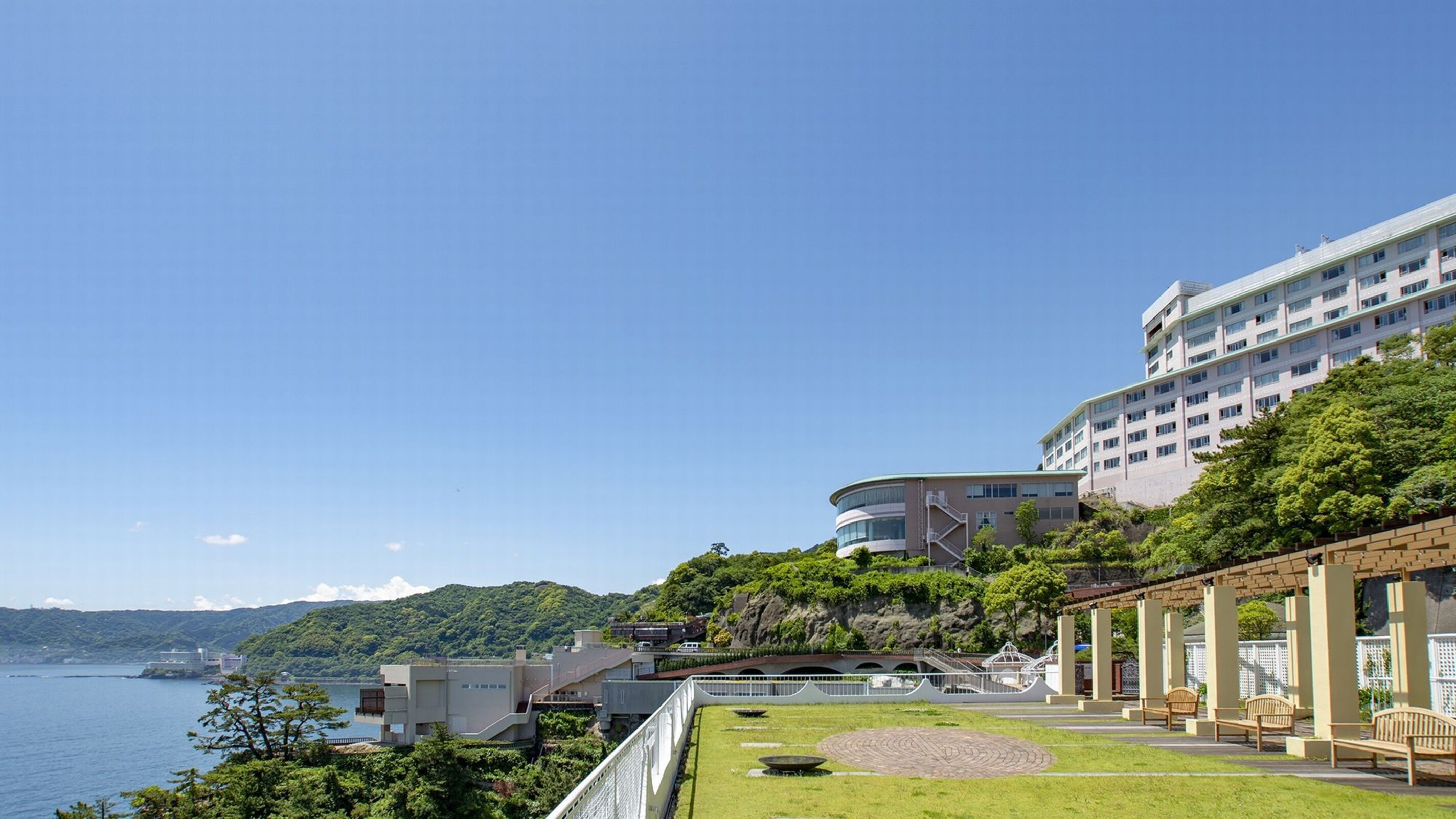 熱海温泉　ホテルニューアカオ　ロイヤルウイング